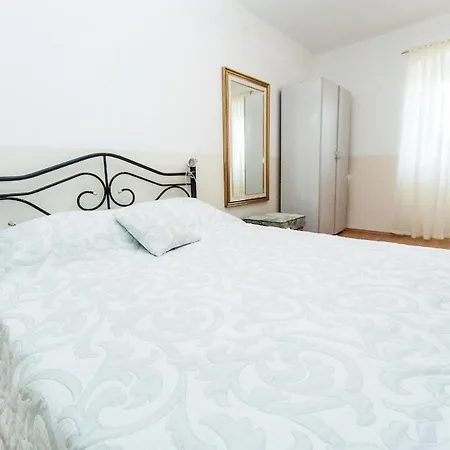 Apartment Alen